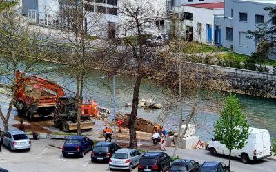 U ulici Obala hrvatske mladeži u tijeku je privremena obustava prometa zbog izvođenja radova na sanaciji obalnog zida u koritu rijeke Lepenice